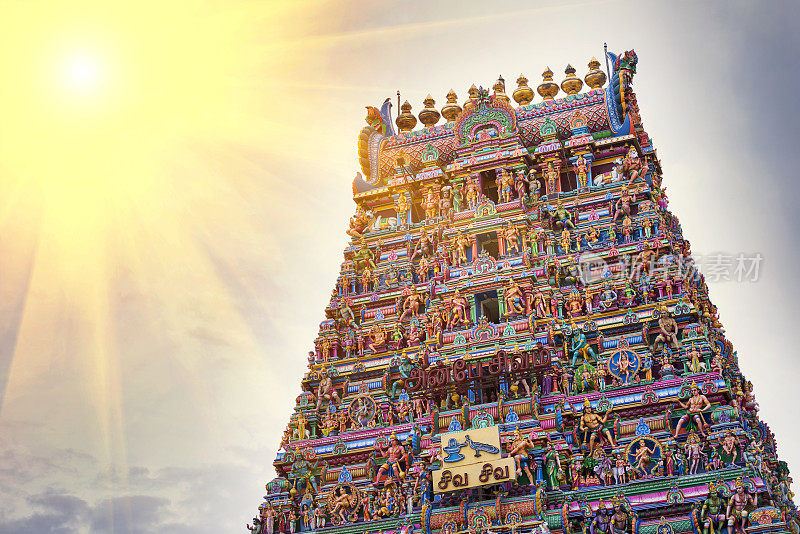 细节工作在Gopuram，印度寺庙Kapaleeshwarar。金奈、泰米尔纳德邦、印度