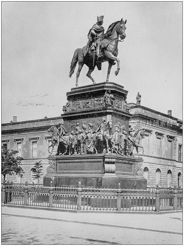 世界著名景点的古老照片:德国柏林腓特烈大帝雕像