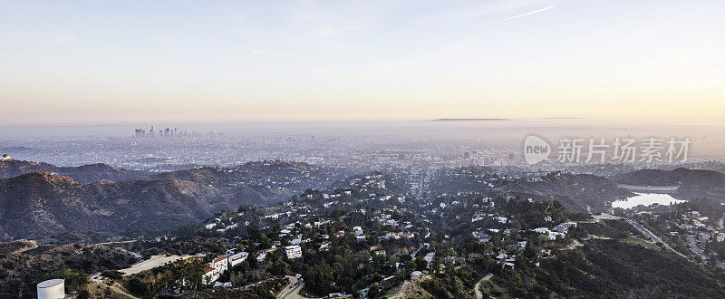 从李山眺望洛杉矶的天际线