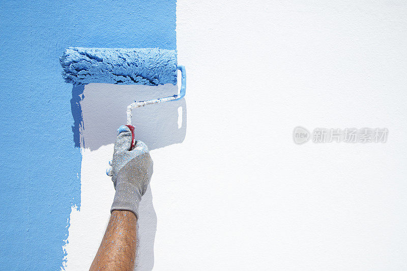 把墙漆成蓝色