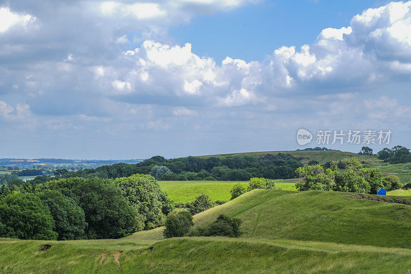 伯顿达塞特山俯瞰英国风景，英国中部的沃里克郡