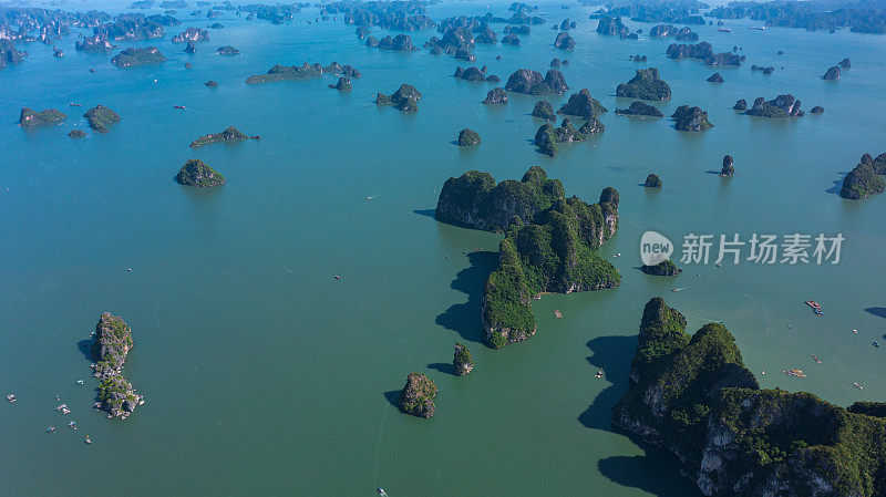 下龙湾的石山