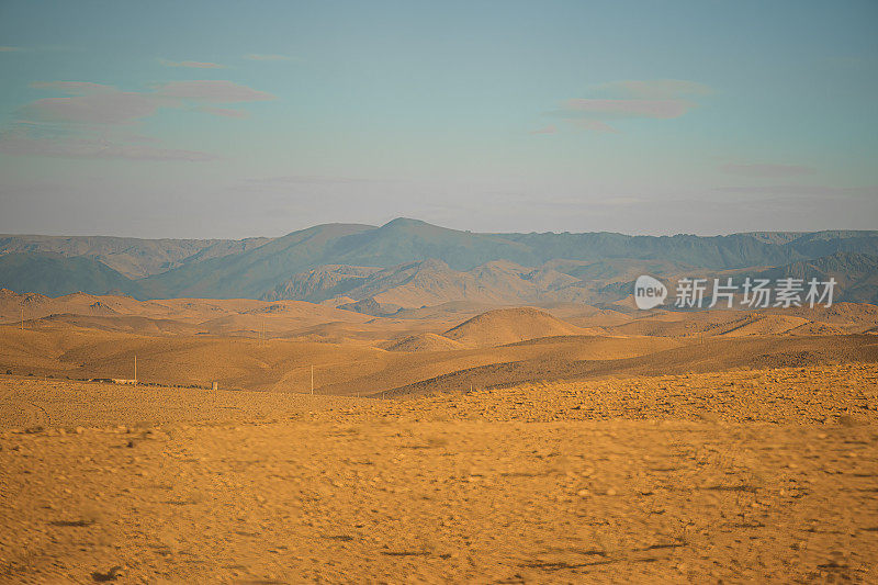 撒哈拉沙漠地区，日落时分的摩洛哥