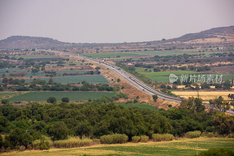 拉丁美洲高速公路的景色