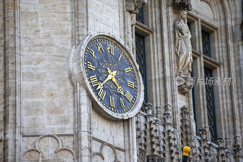 布鲁塞尔市政厅的钟