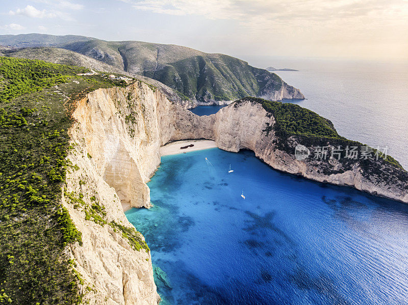 海难海滩鸟瞰图