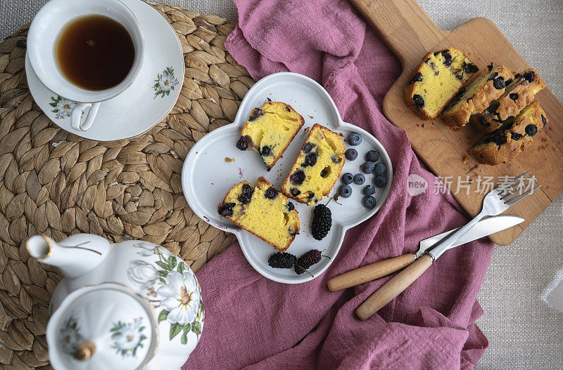 自制蓝莓蛋糕和下午茶