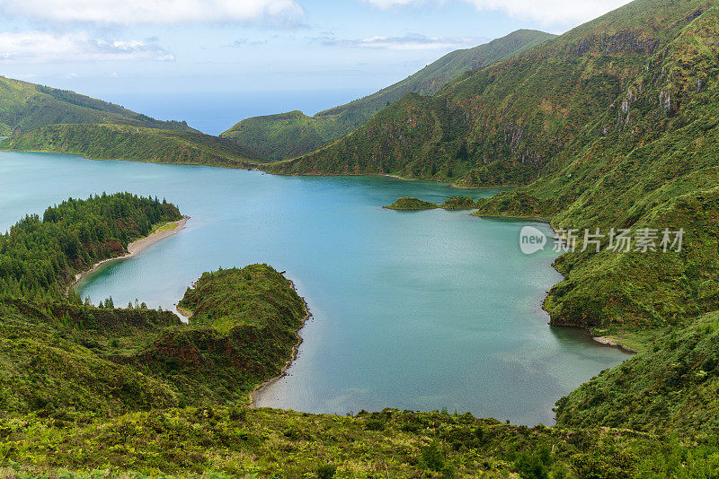 亚述尔群岛-火湖泻湖