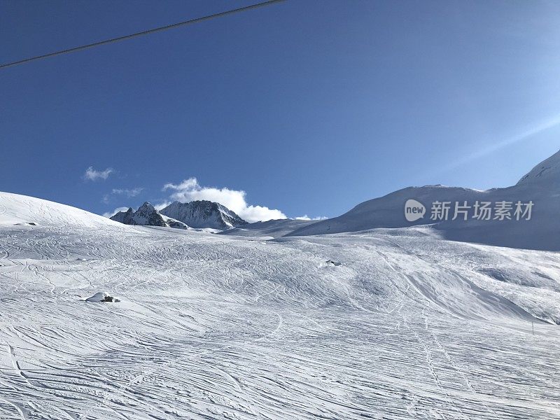 瑞士阿尔卑斯山从滑雪坡道