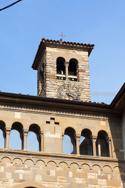 贝尔加莫城阿尔塔的中世纪古老钟楼