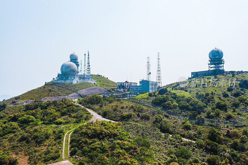 大帽山天文台的无人机照片，大帽山是香港的最高峰