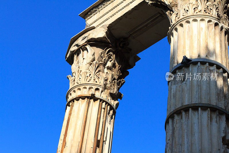 意大利罗马:战神乌尔托神庙，科林斯圆柱细节