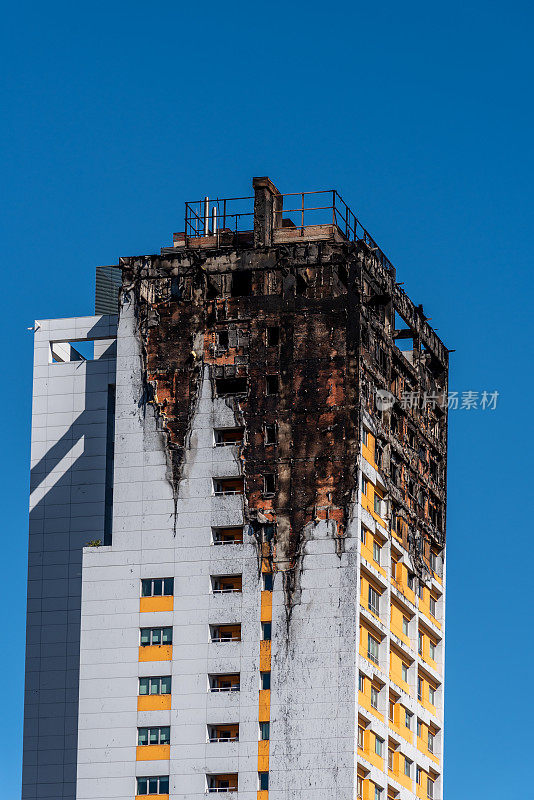 马德里Ambar大厦失火。