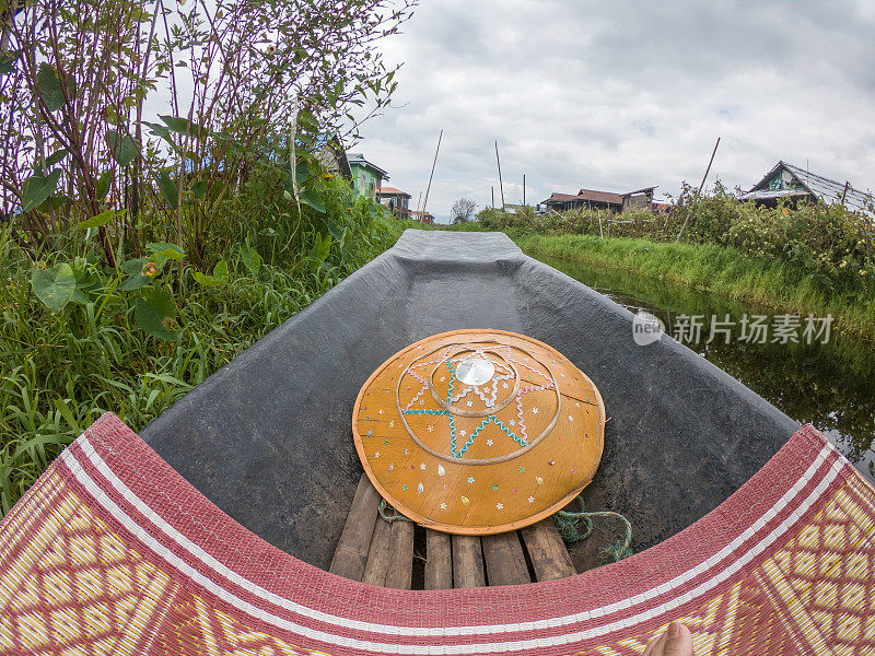 缅甸茵莱湖上的独木舟