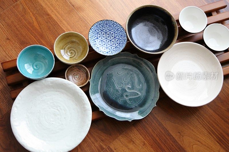 日本陶器-碗和盘子