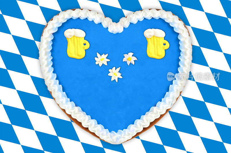 啤酒节姜饼心蛋糕，上面印着巴伐利亚国旗