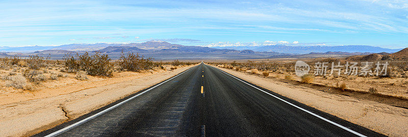 沙漠公路全景