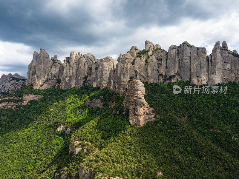 蒙特塞拉特岩石鸟瞰图