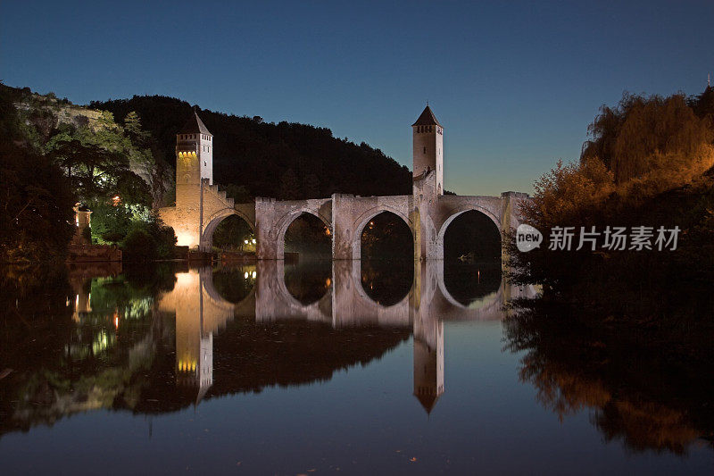 瓦朗特桥夜景