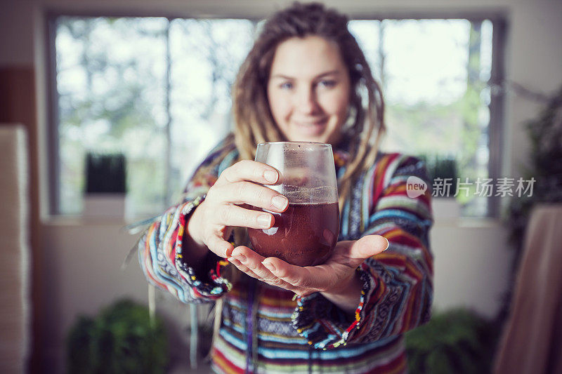 女人饮酒仪式可可