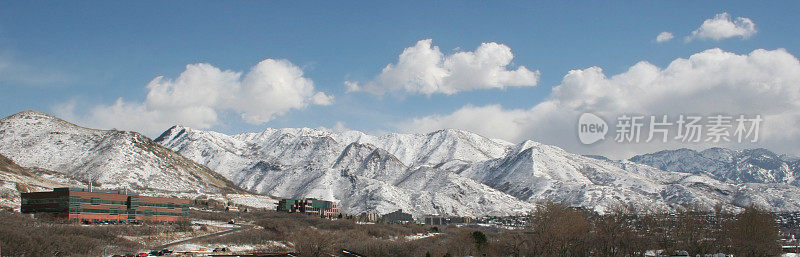 瓦萨奇山脉全景