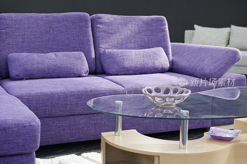 紫色的沙发