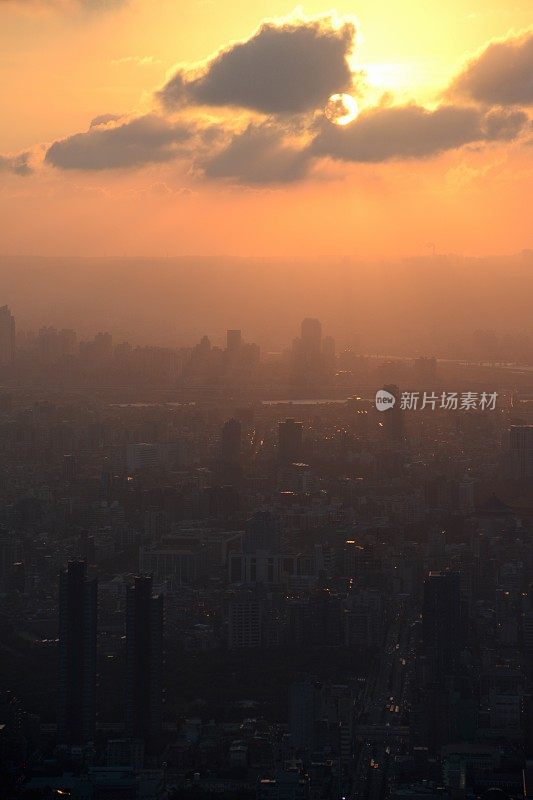 日落时分的台北市景，台湾