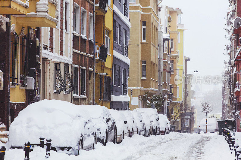 伊尔德吉门尼雪，伊斯坦布尔