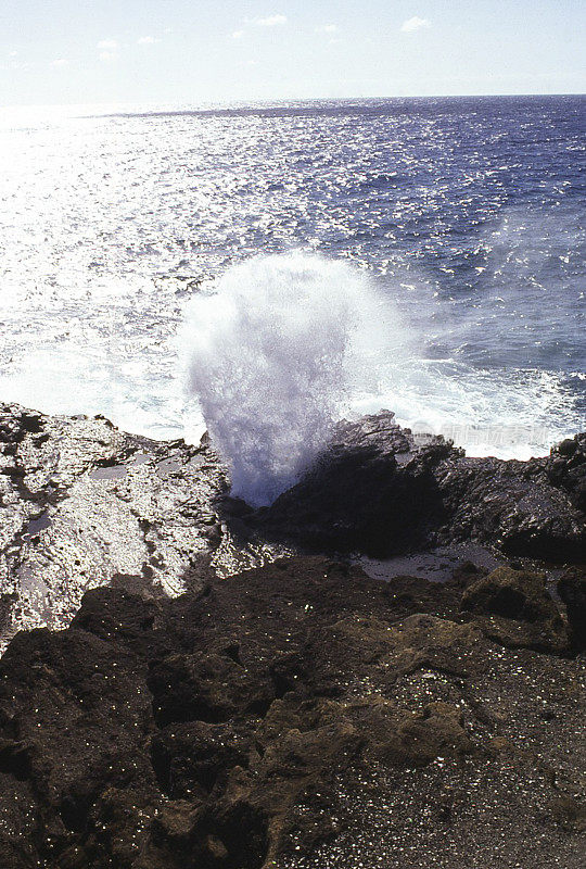 沿哈瑙马海岸，瓦胡岛，夏威夷太平洋群岛的火山气孔