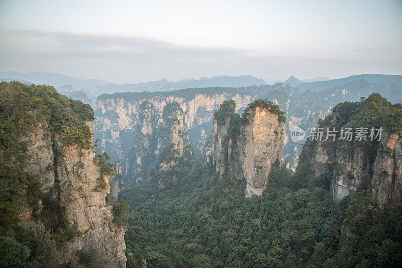 砂岩柱，张家界国家森林公园，中国