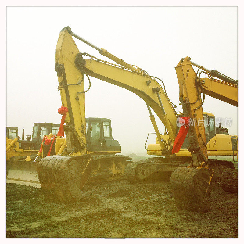 挖掘机和推土机准备工作