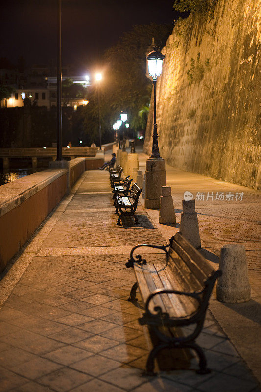 圣胡安老城的公园长椅