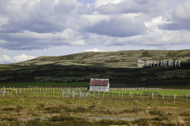 挪威山区的谷仓。