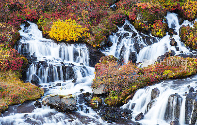 Hraunfossar瀑布、冰岛