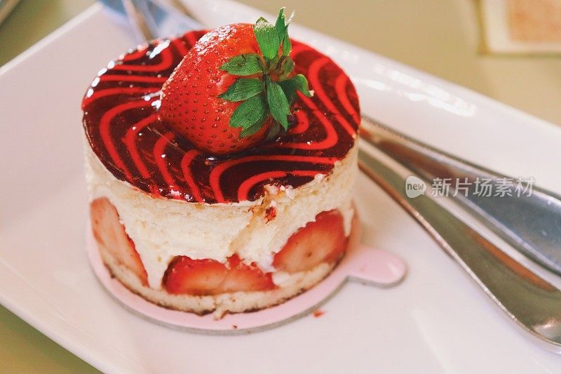 一片草莓蛋糕