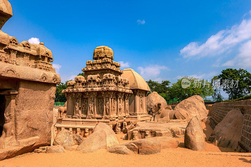 印度，马哈巴利普兰――帕拉瓦瓦7世纪的阿诸那拉塔，由单个花岗岩雕刻而成