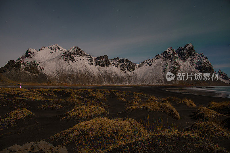 冰岛韦斯特拉霍恩山的秋夜