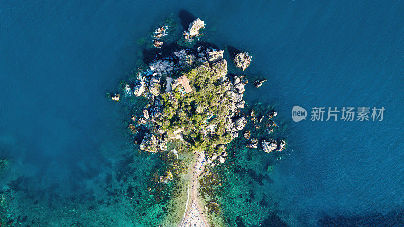 意大利西西里岛陶尔米纳的大蓝色岛贝拉岛