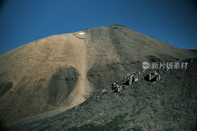 天山南川阿蜀山口