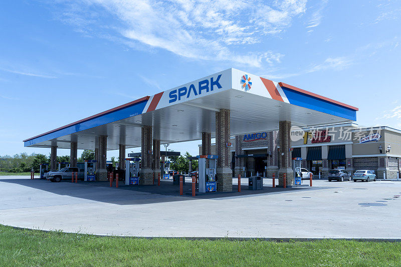 美国德克萨斯州休斯顿的SPARK加油站。