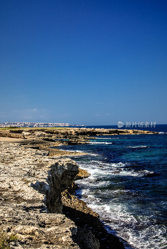 西西里岛的海岸线