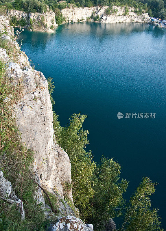 岩石的悬崖