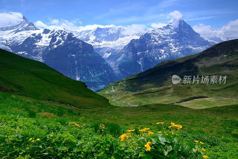 瑞士因特拉肯山脉的山峰