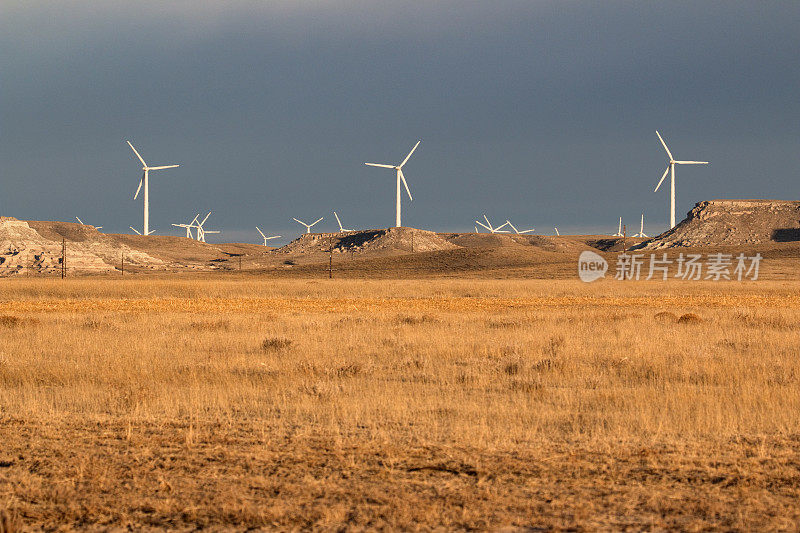 科罗拉多州波尼国家草原上的风力发电场