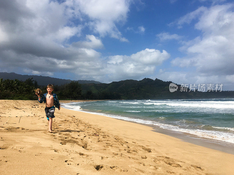 童年的梦在波浪中