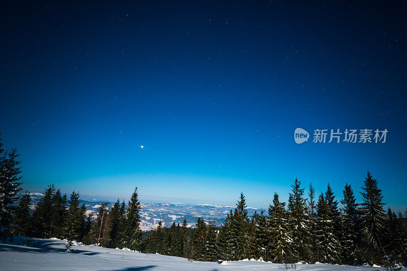 雪山里的夜星