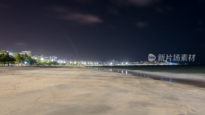 夜间图片来自Pajuçara巴西阿拉格斯马塞奥海滩