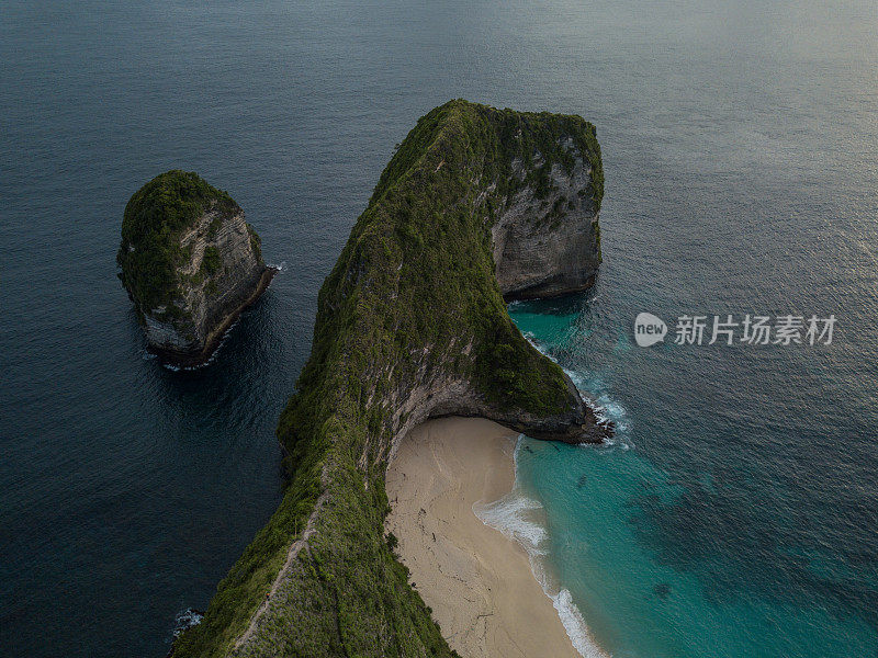 巴厘岛努萨佩尼达的无人机鸟瞰图