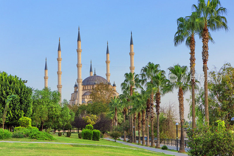 萨班奇中央清真寺，阿达纳，土耳其