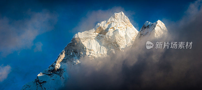 阿玛达布拉姆6812米雪山山顶旋涡云团喜马拉雅山全景尼泊尔